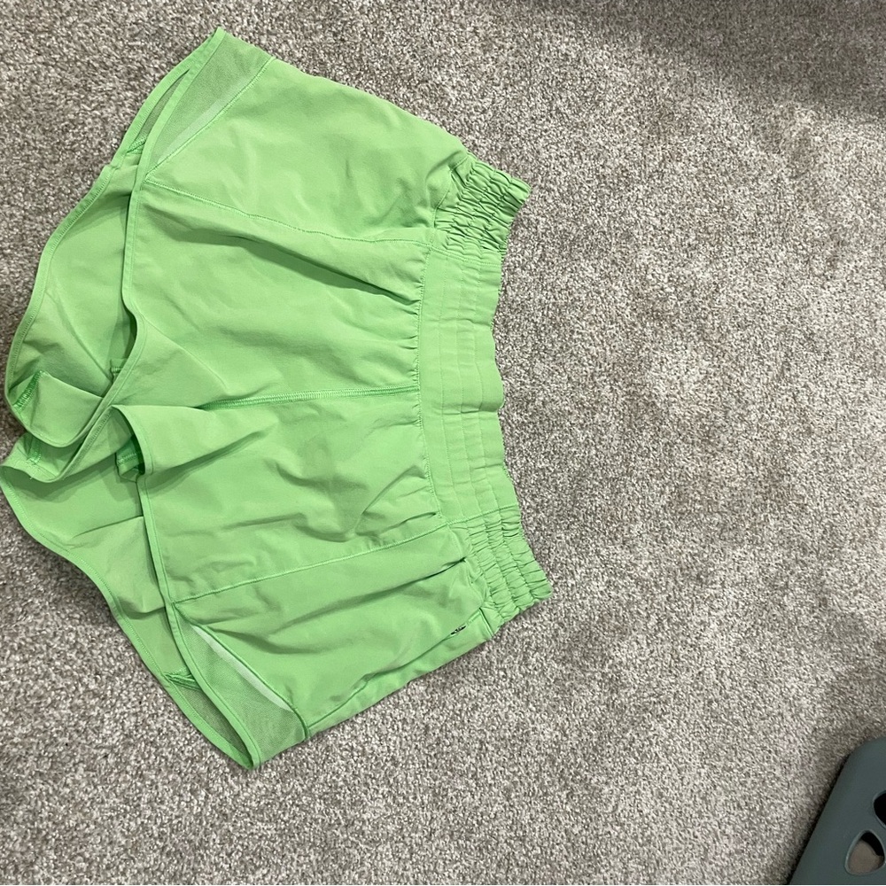Lululemon women’s hotty hot shorts